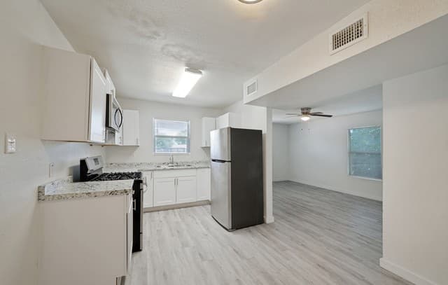 7842  Pony Ln, San Antonio, TX 78227 — photo 10