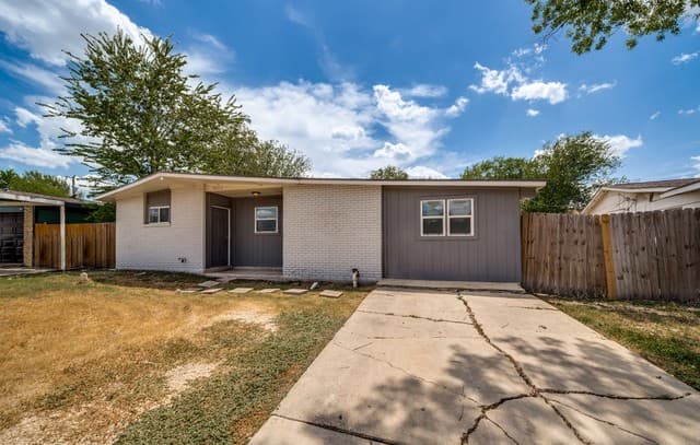 7842  Pony Ln, San Antonio, TX 78227 — photo 2