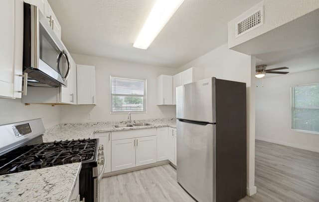 7842  Pony Ln, San Antonio, TX 78227 — photo 8