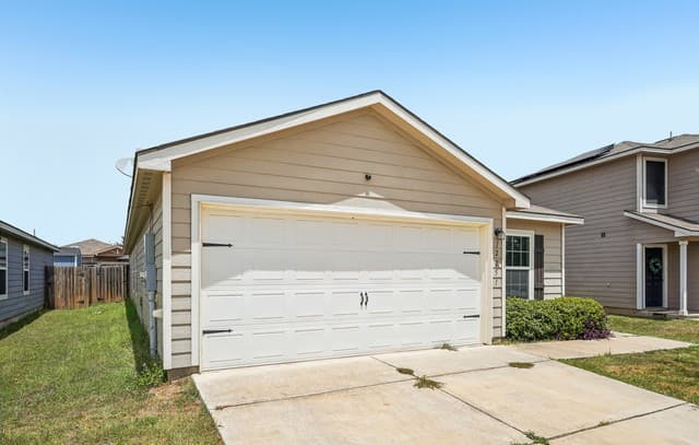 12251  Siragusa, San Antonio, TX 78252 — photo 3