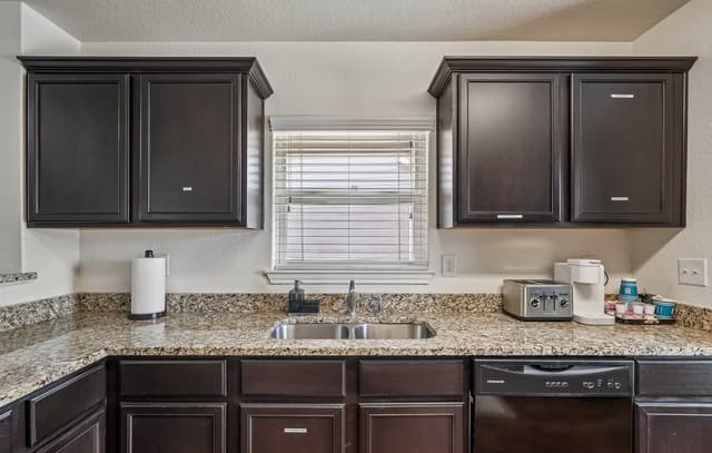 12251  Siragusa, San Antonio, TX 78252 — photo 8