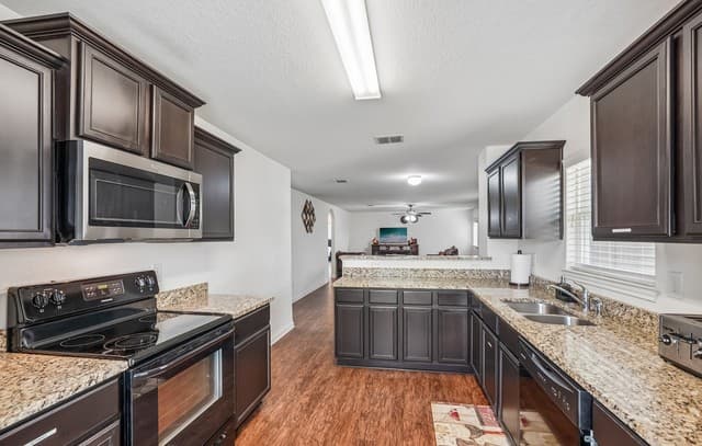 12251  Siragusa, San Antonio, TX 78252 — photo 9