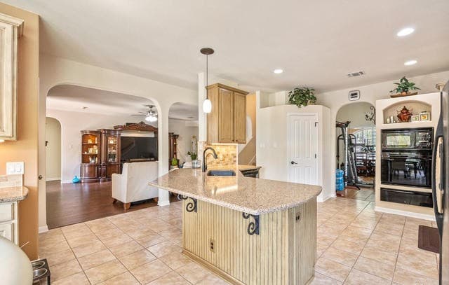 9634  Jason Bnd, Helotes, TX 78023 — photo 11