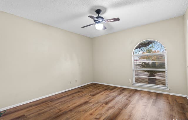 5223  Galacino St, San Antonio, TX 78247 — photo 11