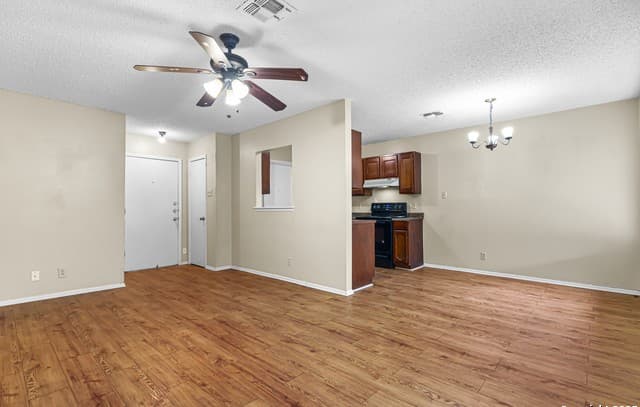 5223  Galacino St, San Antonio, TX 78247 — photo 7