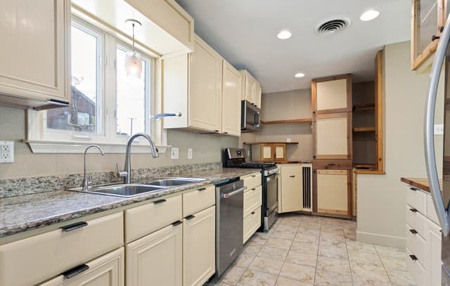 414 E Hathaway Dr, San Antonio, TX 78209 — photo 12