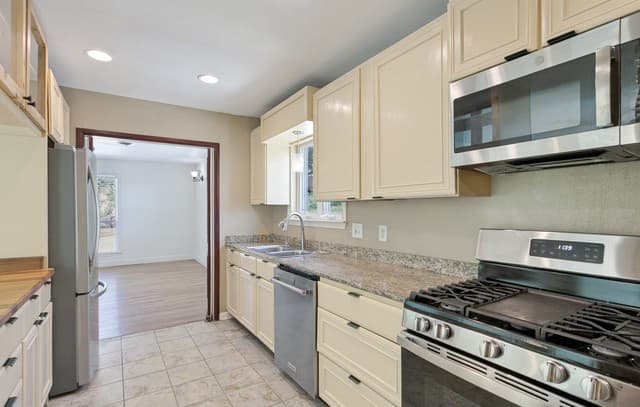414 E Hathaway Dr, San Antonio, TX 78209 — photo 14