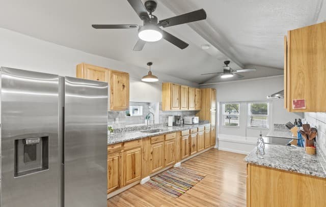 2414  Texas Ave, San Antonio, TX 78228 — photo 13