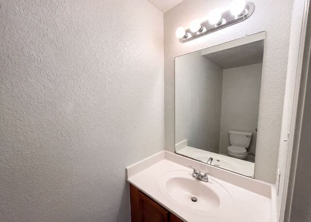 603  Mathis Mdw, San Antonio, TX 78251 — photo 16