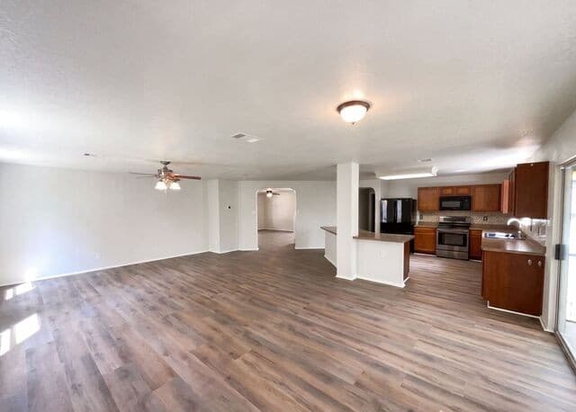 603  Mathis Mdw, San Antonio, TX 78251 — photo 7