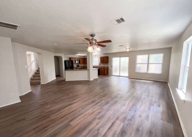 603  Mathis Mdw, San Antonio, TX 78251 — photo 8