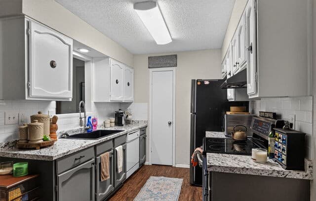 5826  Cliff Walk Dr, San Antonio, TX 78250 — photo 10