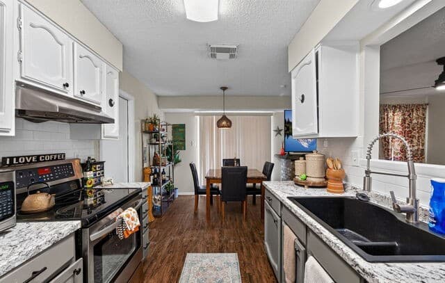 5826  Cliff Walk Dr, San Antonio, TX 78250 — photo 11
