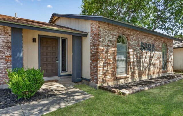 5826  Cliff Walk Dr, San Antonio, TX 78250 — photo 3