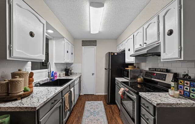 5826  Cliff Walk Dr, San Antonio, TX 78250 — photo 9
