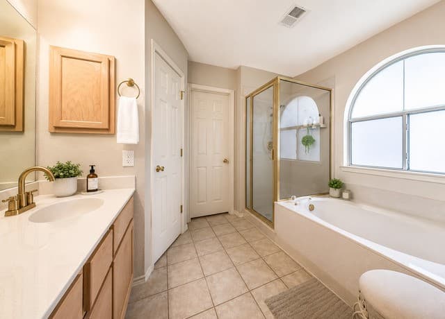 5407  Stormy Sunset, San Antonio, TX 78247 — photo 5