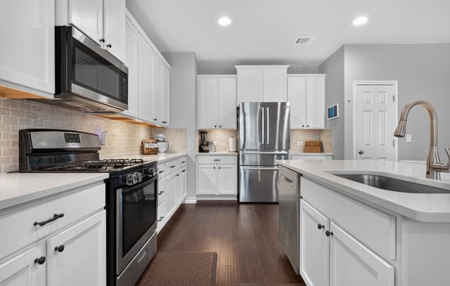 21007  Chestnut Cv, San Antonio, TX 78266 — photo 12