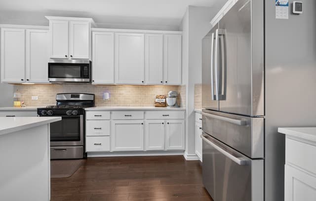 21007  Chestnut Cv, San Antonio, TX 78266 — photo 15