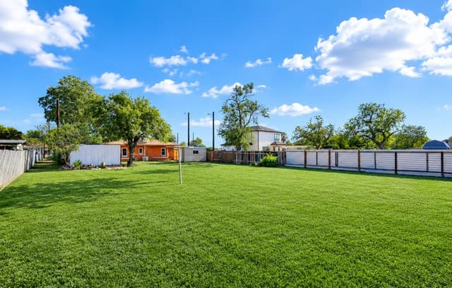 1206 W Villaret Blvd, San Antonio, TX 78224 — photo 2