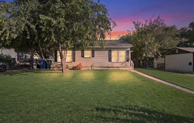 139 Cravens Ave