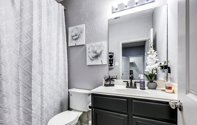 12114  Luckey Smt, San Antonio, TX 78252 — photo 11