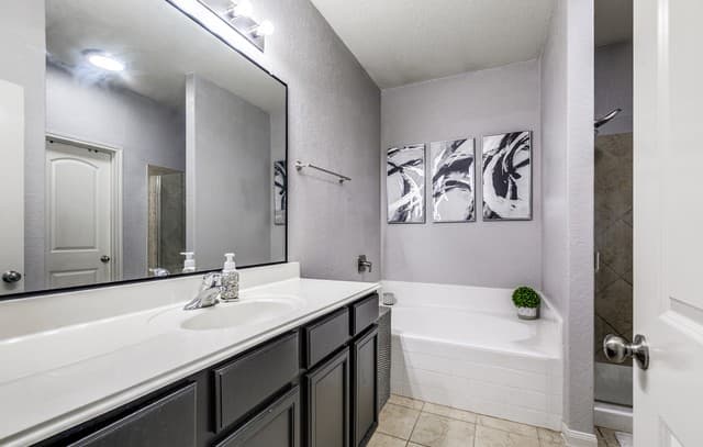 12114  Luckey Smt, San Antonio, TX 78252 — photo 9