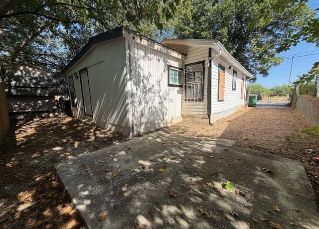 3022  El Paso St, San Antonio, TX 78207 — photo 11
