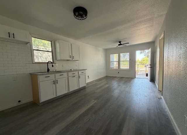 3022  El Paso St, San Antonio, TX 78207 — photo 4