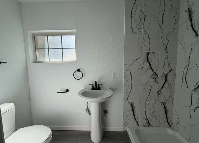 3022  El Paso St, San Antonio, TX 78207 — photo 5
