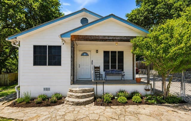 652  Tamarack Dr, Canyon Lake, TX 78133 — photo 2