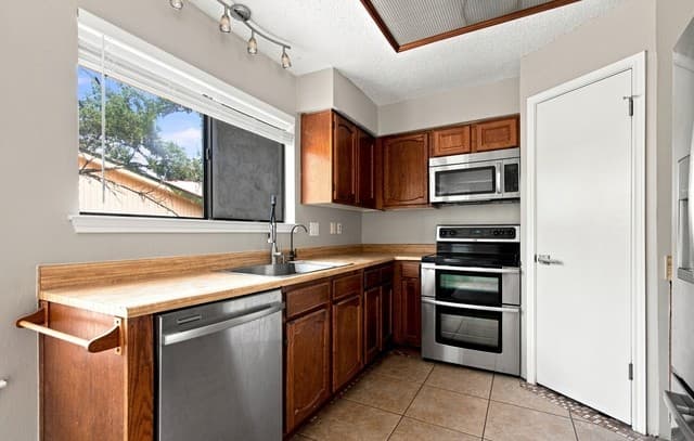 5415  Timbervale St, San Antonio, TX 78250 — photo 9