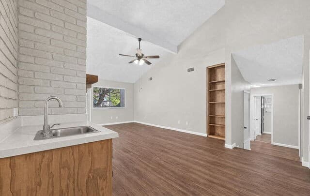 5006  Timber Rise, San Antonio, TX 78250 — photo 10