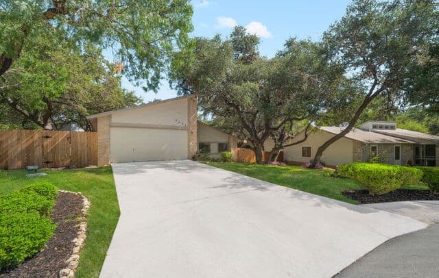 5006  Timber Rise, San Antonio, TX 78250 — photo 2