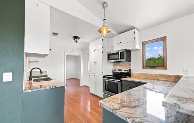 651  Colleen Dr, Canyon Lake, TX 78133 — photo 5