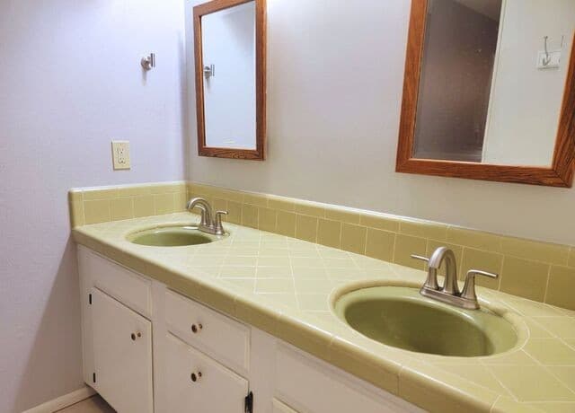 7007  Forest Grv, San Antonio, TX 78240 — photo 12