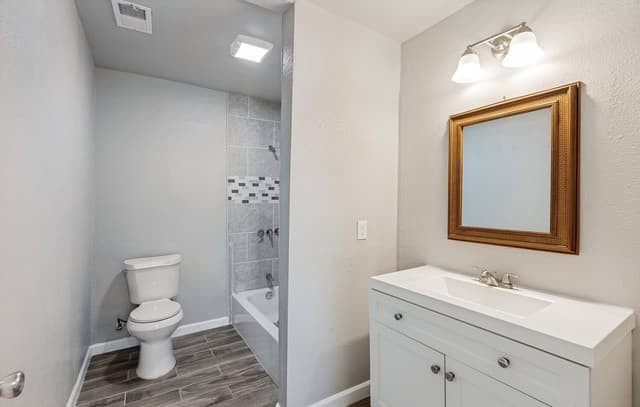 1047  Poinsettia, San Antonio, TX 78202 — photo 10