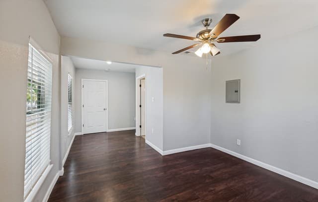1047  Poinsettia, San Antonio, TX 78202 — photo 12