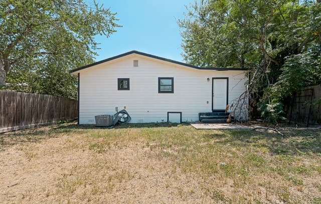 1047  Poinsettia, San Antonio, TX 78202 — photo 23