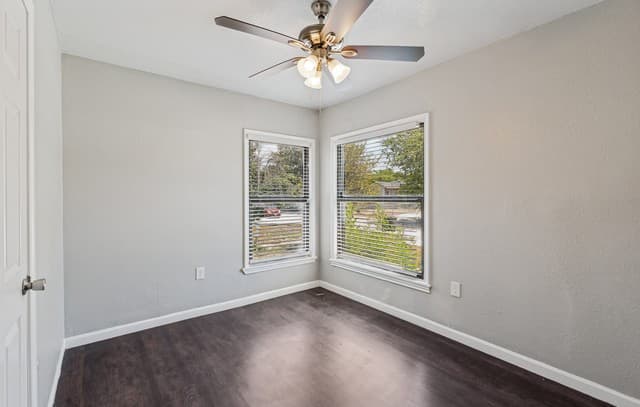 1047  Poinsettia, San Antonio, TX 78202 — photo 6