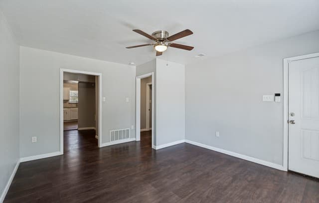 1047  Poinsettia, San Antonio, TX 78202 — photo 9
