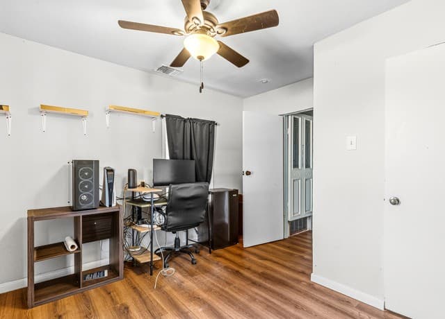 706  4th. St., Floresville, TX 78114 — photo 23