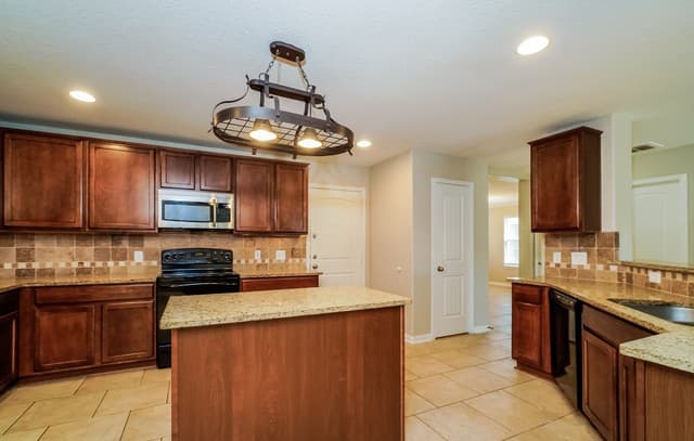 5646  Southern Oaks, San Antonio, TX 78261 — photo 4