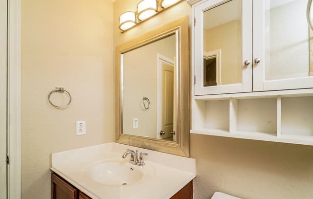5646  Southern Oaks, San Antonio, TX 78261 — photo 7