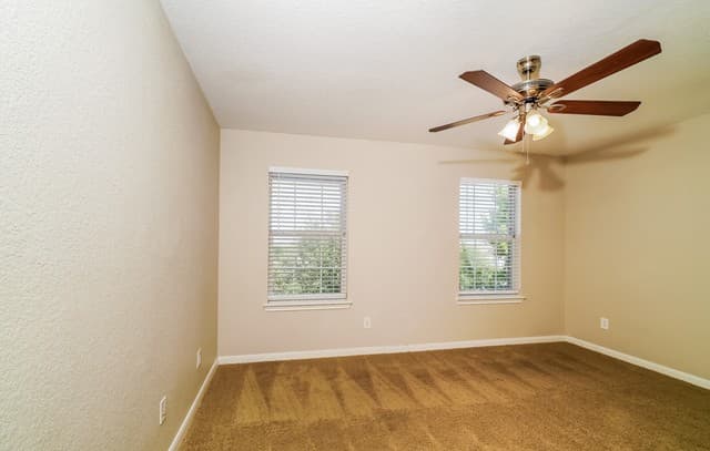 5646  Southern Oaks, San Antonio, TX 78261 — photo 8