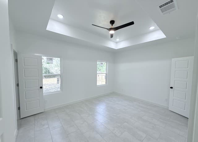 509  Judson Dr, Devine, TX 78016 — photo 6
