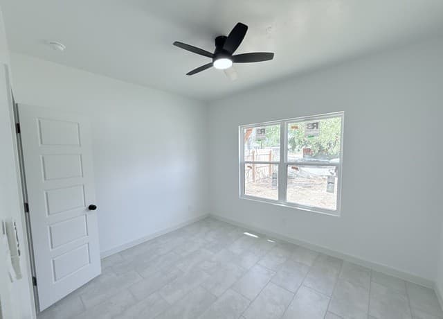 509  Judson Dr, Devine, TX 78016 — photo 8