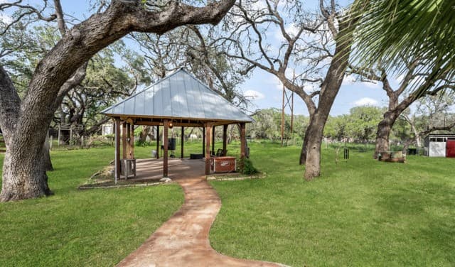 114  Massad Dr, Pleasanton, TX 78064 — photo 22
