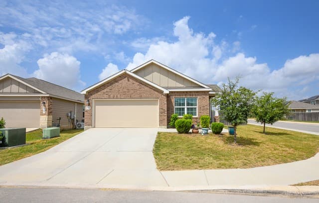 6703  Beehive Dr, San Antonio, TX 78252 — photo 2