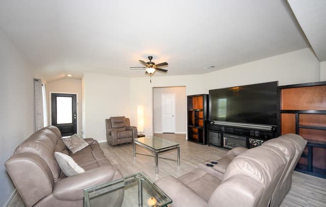 6703  Beehive Dr, San Antonio, TX 78252 — photo 7