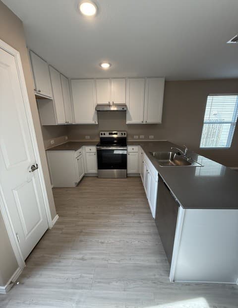13243  Faxon Pass, San Antonio, TX 78221 — photo 5